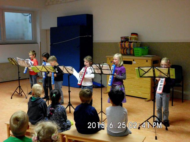 Melodica-Gruppe-beim-Kinderkonzert-2015
